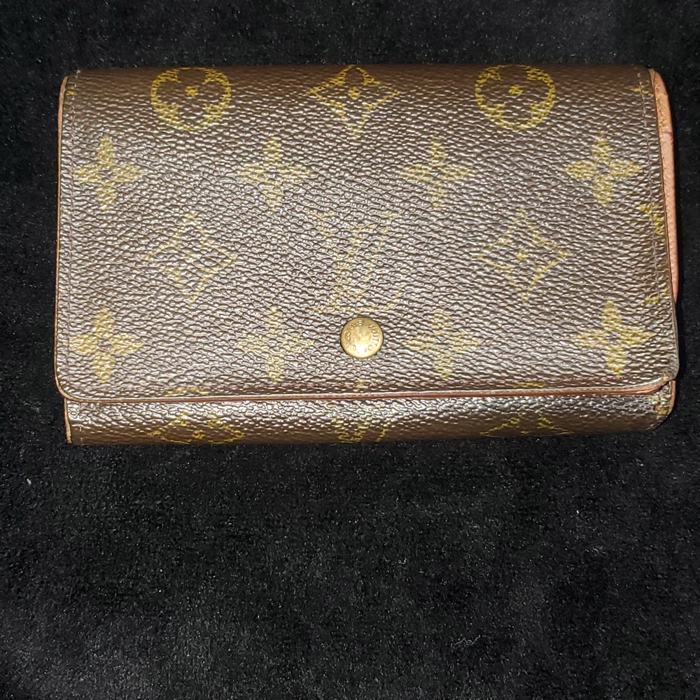 Authentic Louis Vuitton Monogram Tresor Wallet